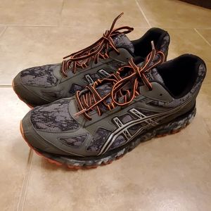 Men's Asics size 13